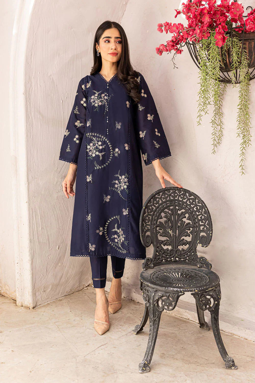 WINTER-  Noorah - 2Pc Embroidered Suit